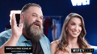 WIFEY Insatiable Hotwife LorReign Can't Stop Squirting In 6 BBC Gangbang While Hubby Films