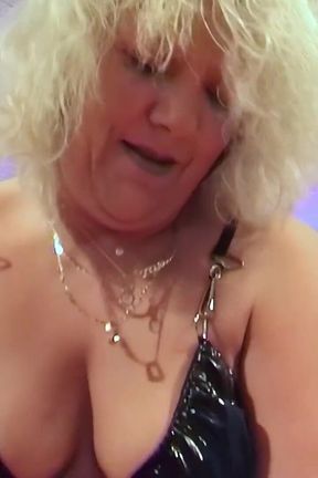 Skinny Female Takes the Full Weight of an Older, Heavier Housewife