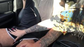 Goth Alessa_Savage Gives Messy Blowjob In The Car