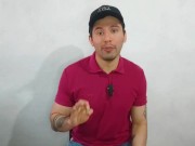 Hombre maduro le da verga a pelo a su joven compañero en el almacen de la tienda! Relato sexual