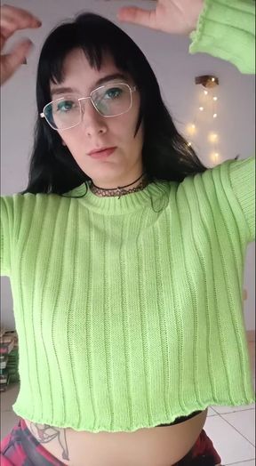 Dominate and tease with a sultry Latina artist on OnlyFans