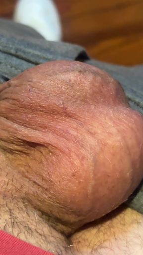 Look at that cock pulling out of joggers pants
