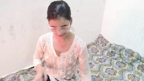 Lalchi chachi ko paise dekar jabar dasti pela