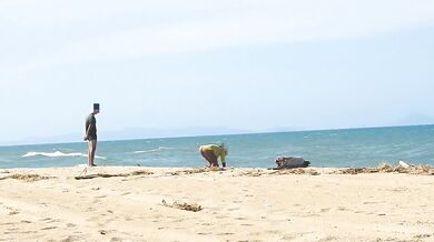 FUCKING SUCKING AT BEACH