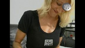 JuliaReaves-XFree - Haussauen Report - scene 1