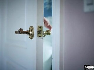 Gizelle Blanco fucked her stepsibling's girlfriend Maya Woulfe
