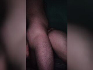 Me cojo a mi novia y la manejo como quiero