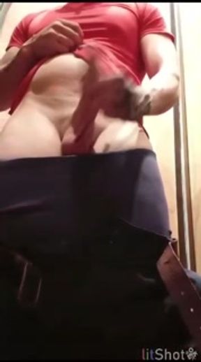 Saleswoman secretly gives a blowjob to a customer with a huge cock