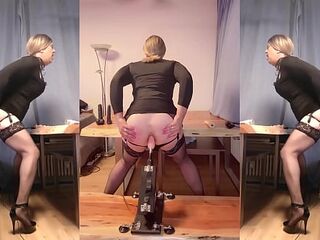 Sissy get fucked by sex maschine on table again.png