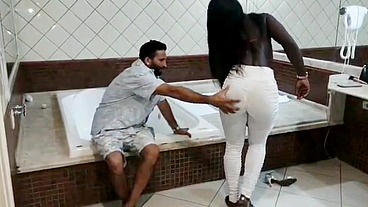 Samba no pé e muito anal