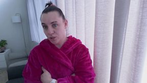 MILF Offers Special Deal to Pay the Rent to Horny Landlord