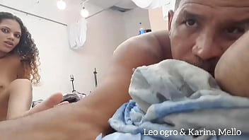 Me exibindo por dinheiro enquanto meu padrasto grava - Leo ogro - casalogrorj