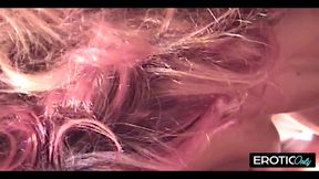 Deutsche Freundin verf&uuml;hrt in der Sauna