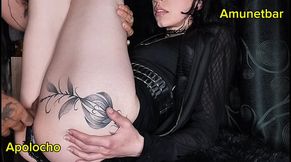 Sex with gothic on desk, cumshot inside