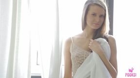 Libidinous & Captivating Mafer H Plays With Her Pink Cunt!