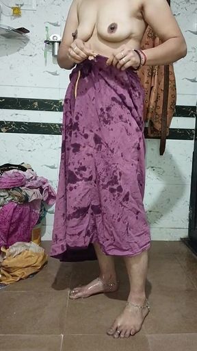 Priya Bhabi Sexy Style Body Show