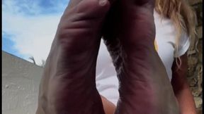 POINTING FEET AND RUBBING SOLES