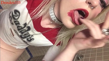 Pee Play with Harley Quinn!