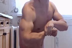 Muscle twunk's Free-for-all Hook-up Talk On Cruisingcams.com