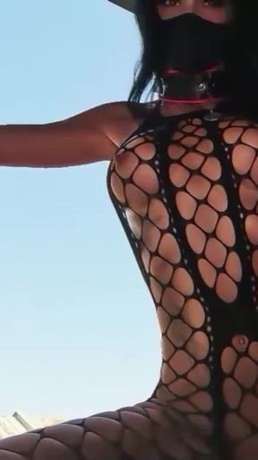 Sexy MILF Vanessa