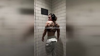 She Accidentally Livestreamed Her Pussy - You Won't Believe It!