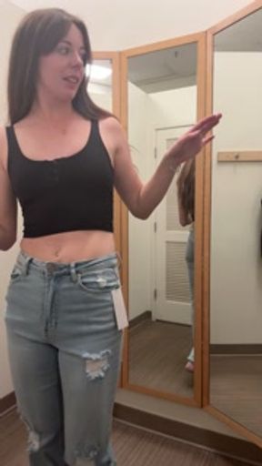 I love a spacious dressing room for naughty activities 💦