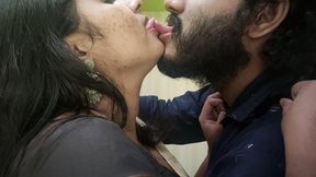 Long lip lock fest featuring Mallu beauty Vs in lewd tongue-kissing escapade