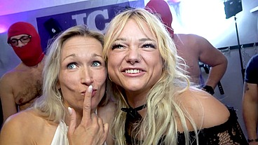 SEX-PARTY Deutschlands verhurteste Blondinen lassen sich AO ficken