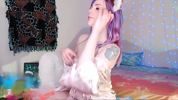 Fox Nymph streams her cute camstream