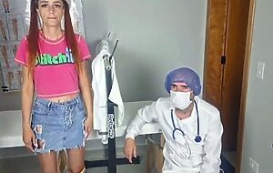Equipe de ginecologistas atende a primeira vez da paciente!