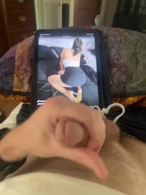 Curvy GF rides cock in a guilty pleasure scene