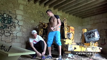 amator sextrpae outdoor with Jess and sneaker boy