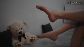 Sexy Feet on Camera - Miley Grey