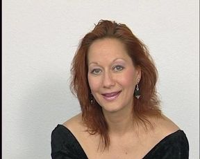 +40yo Milf destroys dildo - German retro