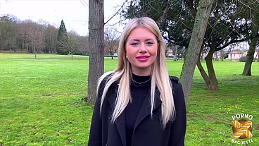 Coiffeuse le jour, Georgia, 28ans, est une vraie cochonne la nuit !