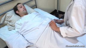 Shemale doctor anal fucks guy with machine