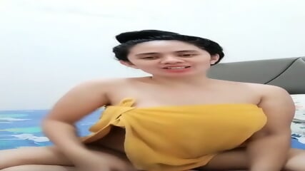 Tante Kimaya Agatha Inem Seksi Handukan Kuning Toket dan Meki Nongol Terus Jilid III