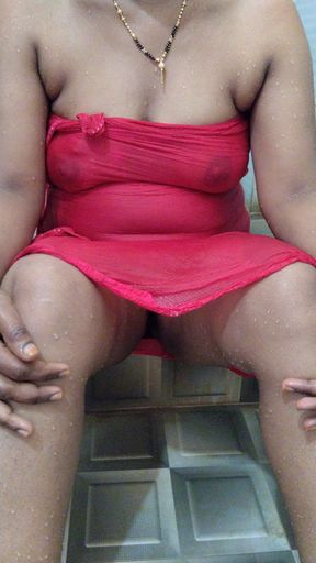 Indian beautiful hot aunty bathing and masturbating brinjal