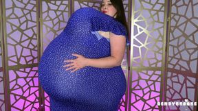 Becoming a Big Blue Balloon - Real Time Belly and Breast Expansion