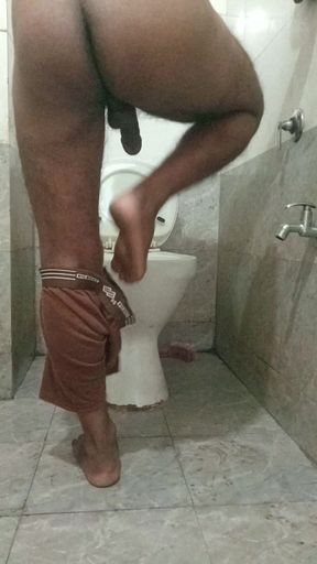 Ghaw ka desi chora muth marte pakda gaya