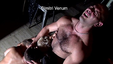 Vlad Winter bien salope aux pieds des boss Dimitri Venum & André Madd