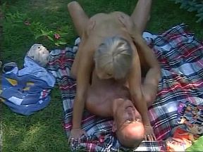 Was Will Man(n) Mehr - Herrlicher Garten Und Was Zum Ficken