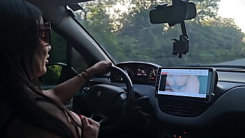 Mama drive assistindo porn&ocirc_ .