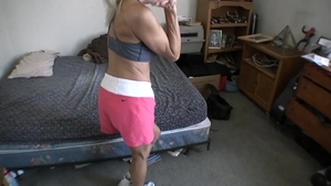 Fit MILF takes her workout to another level