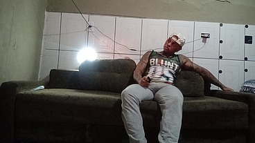 O amigo do meu filho me fudeu pregou a piroca na minha buceta