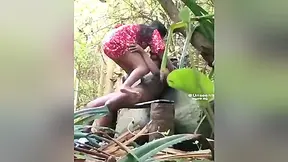 Desi Lovers Secret Sex In Park 1