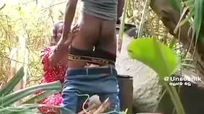 Desi Lovers Secret Sex In Park 1