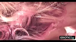 Deutsche Freundin verführt in der Sauna