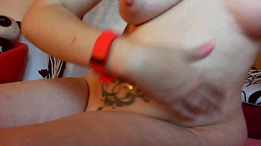 Perfect navel and swollen belly