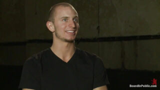 Sebastian Keys, Randall O'Reilly ja Brenn Wyson sidotaan ja naivat nöyryyttävässä BDSM-ryhmäseksi